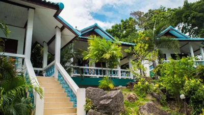 海景双人间 — Dragon Hut Resort
